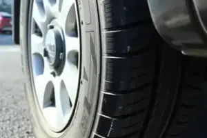 detalhe no pneu
